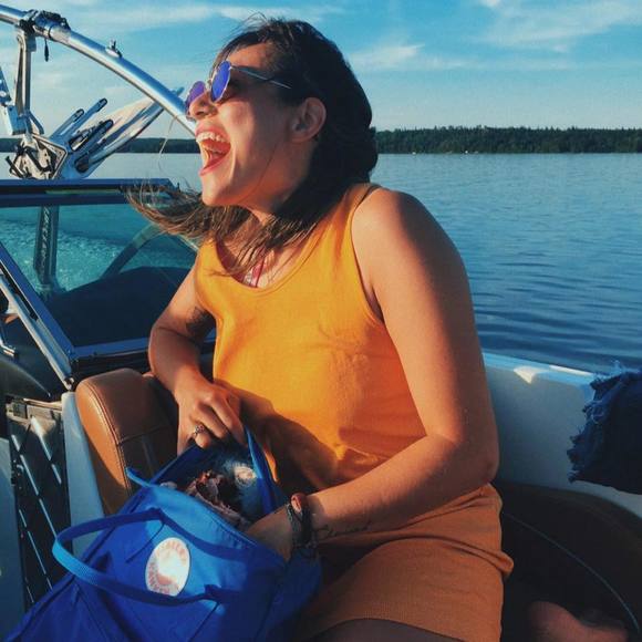 Meet your Posher, Jo - Picture 1 of 1